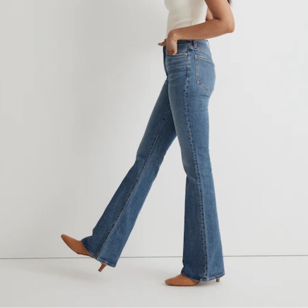 Madewell The Perfect Vintage Flare Jean in Medium Wash